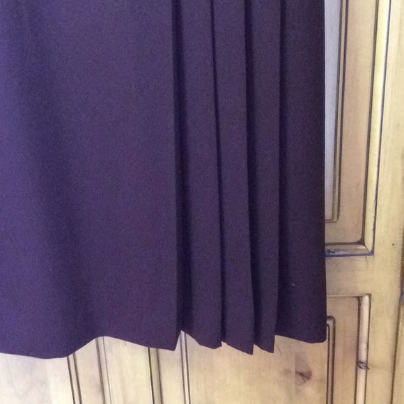 FINAL SALE PRICE Beeches Brown Wool Skirt in Size 8 - Picture 3 of 8